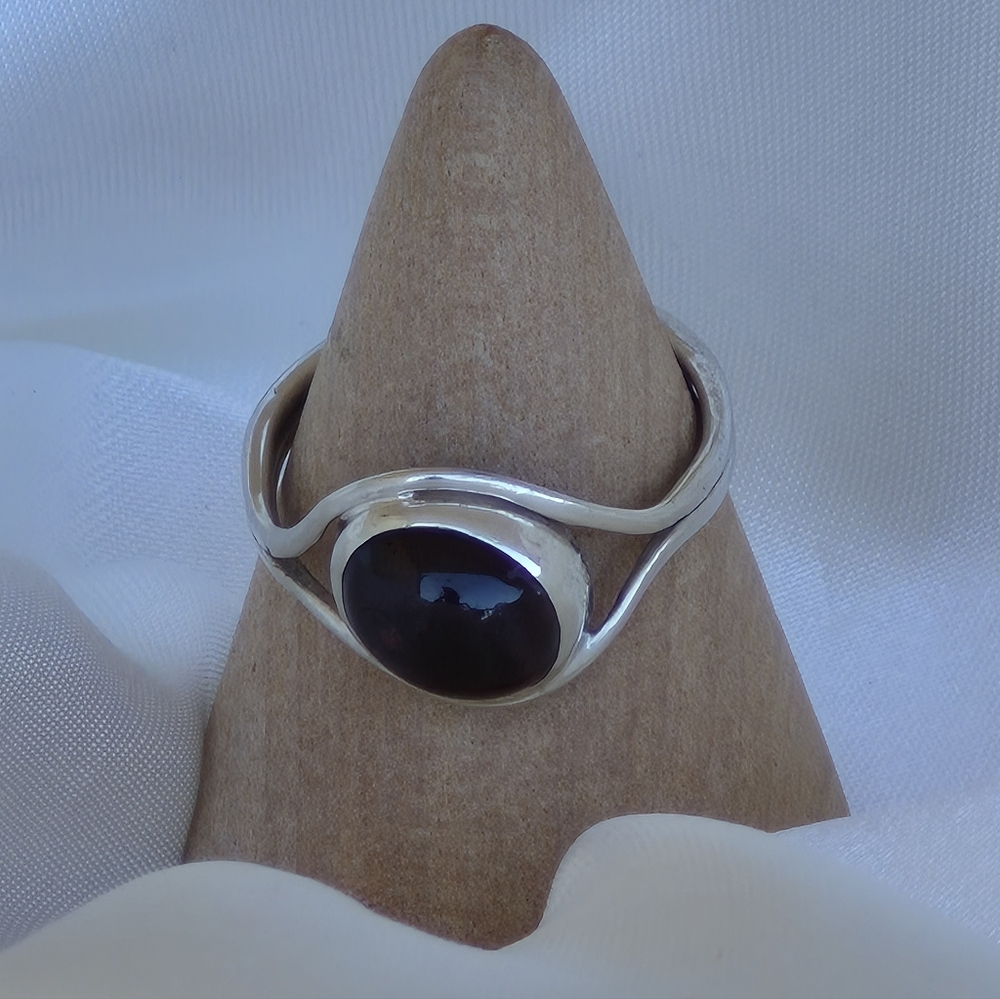 Sterling Silver Garnet Swirl Ring. Split Shank Ba… - image 8